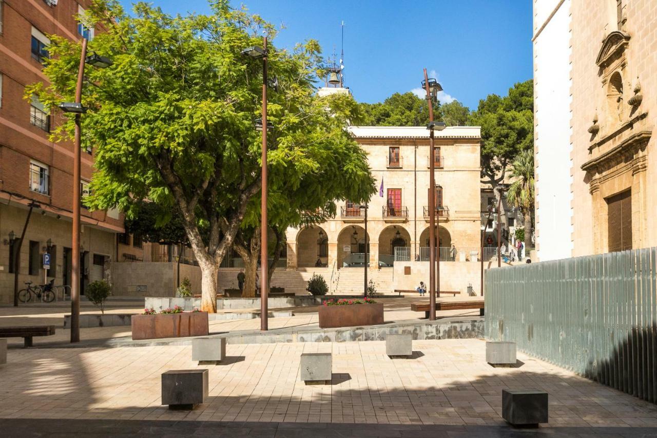 Estudios Ramon Llull Dénia Esterno foto