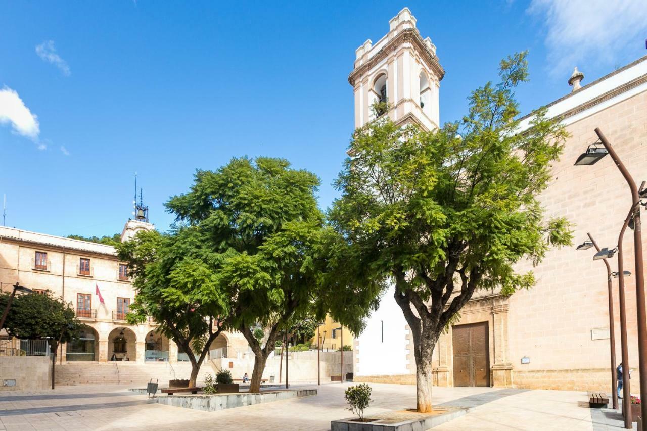 Estudios Ramon Llull Dénia Esterno foto